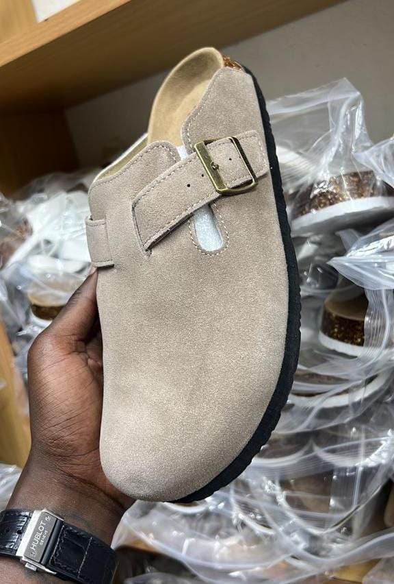 BUCKLE SUEDE CLASSIC CLOG MULES
