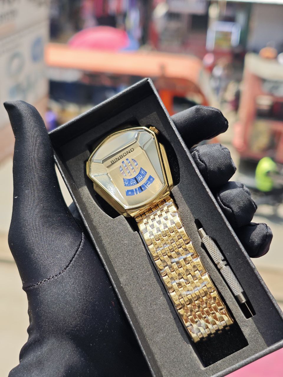 BINBOND LOCOMOTIVE WATCH