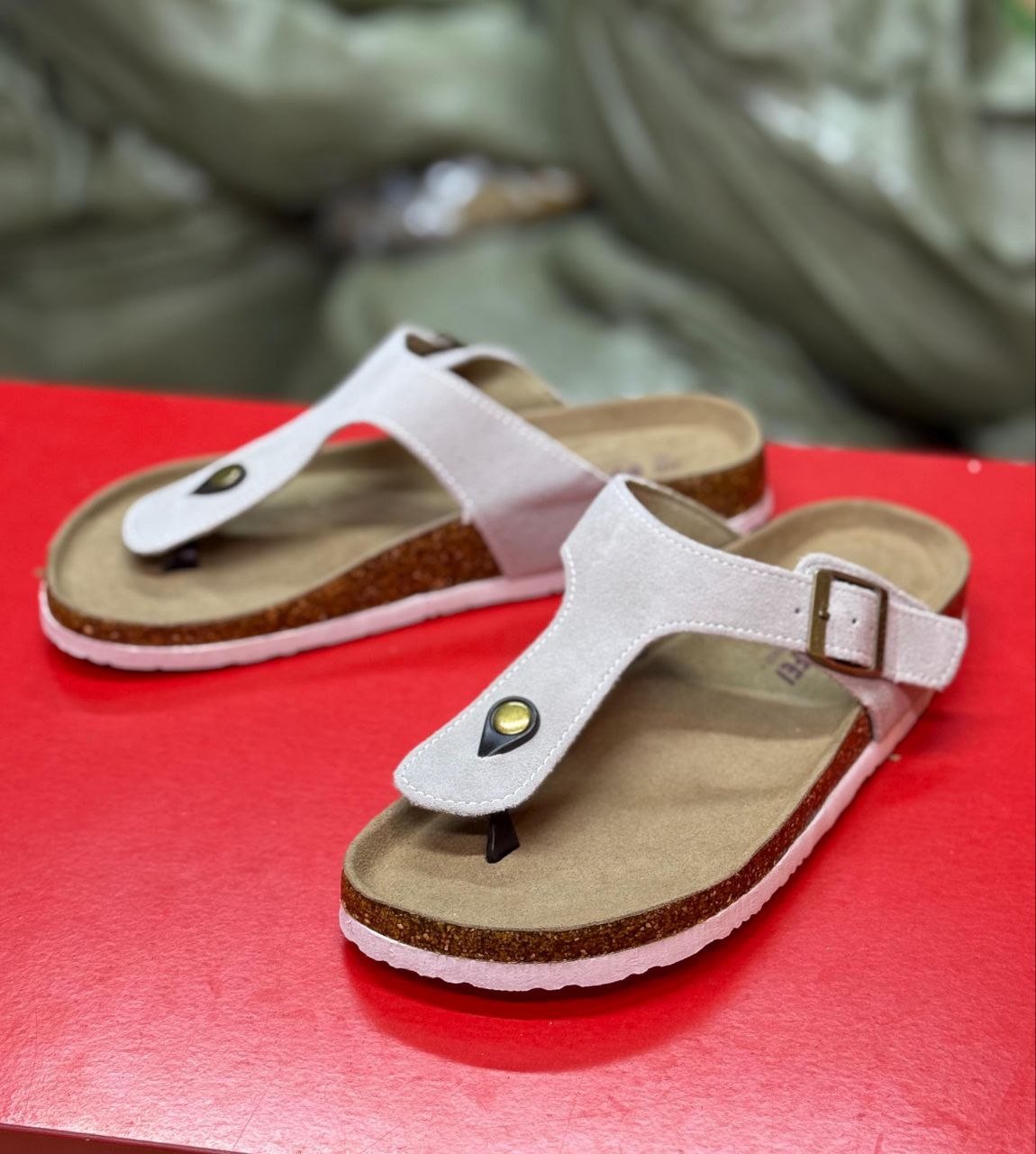 FLIP-FLOP SUEDE SANDALS