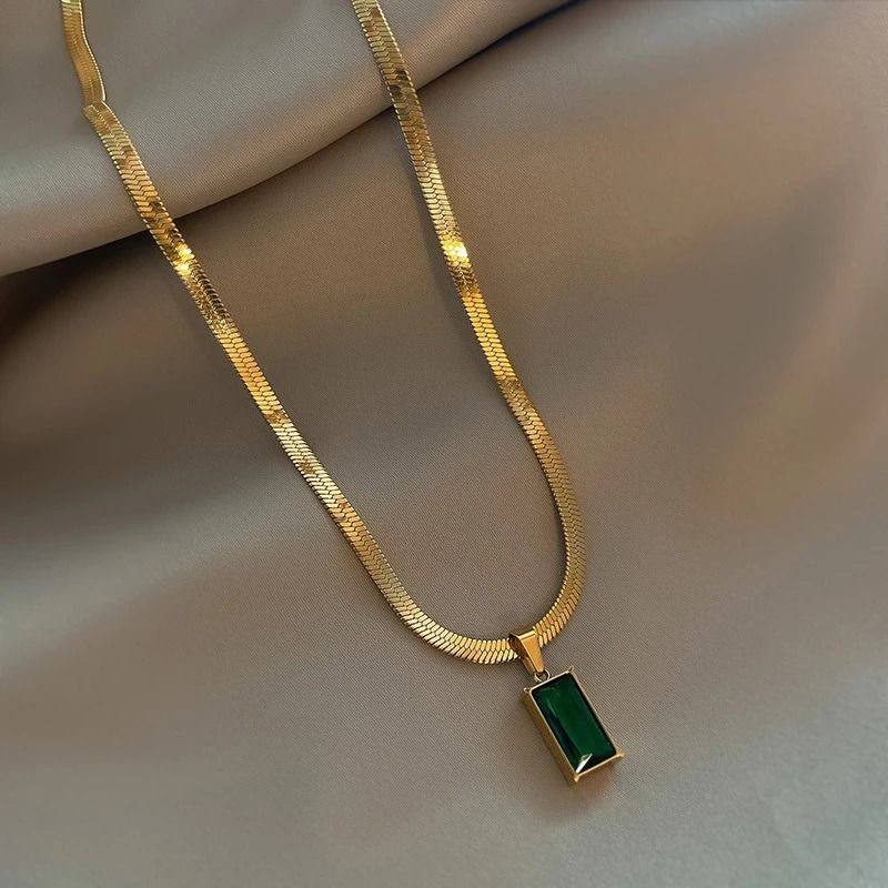 GREEN EMERALD ANTI TARNISH NECKLACE