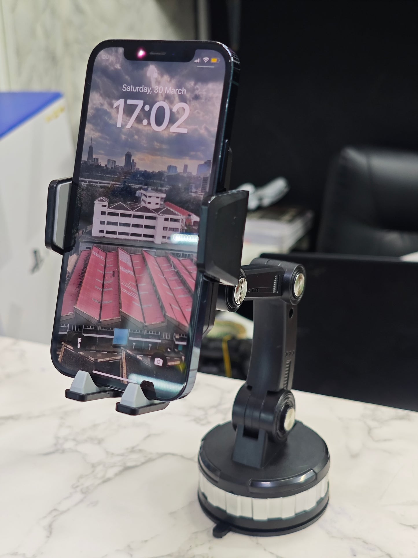 AUTO UNIVERSAL 360 DEGREE PHONE HOLDER.