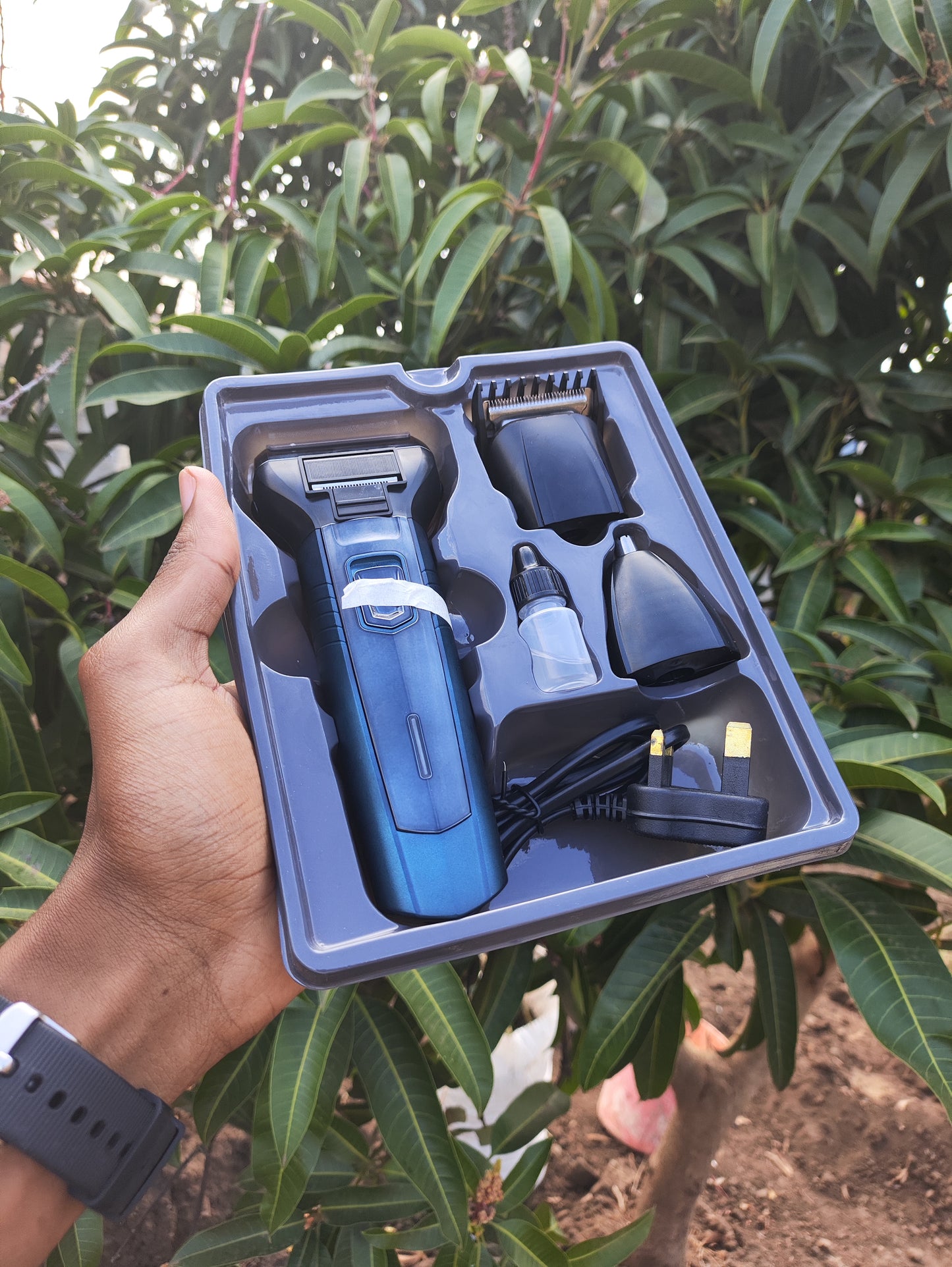 GEEMY 3 IN 1 RECHARGEABLE SHAVER AND TRIMMER SET