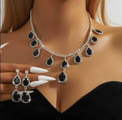 PLATED AD STONE NECKLACE SET.
