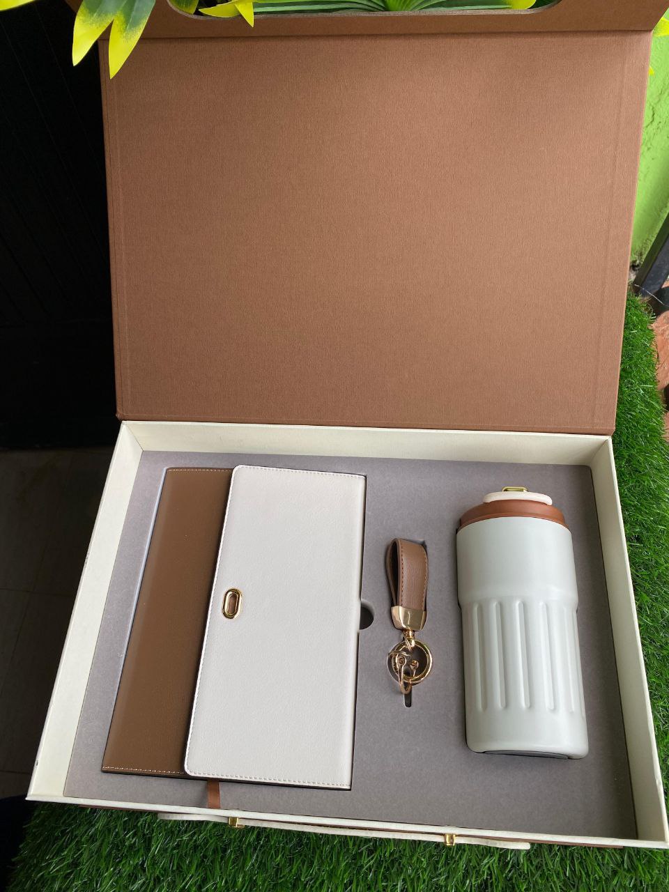 THE UNISEX PRESTIGE EXECUTIVE GIFT SET