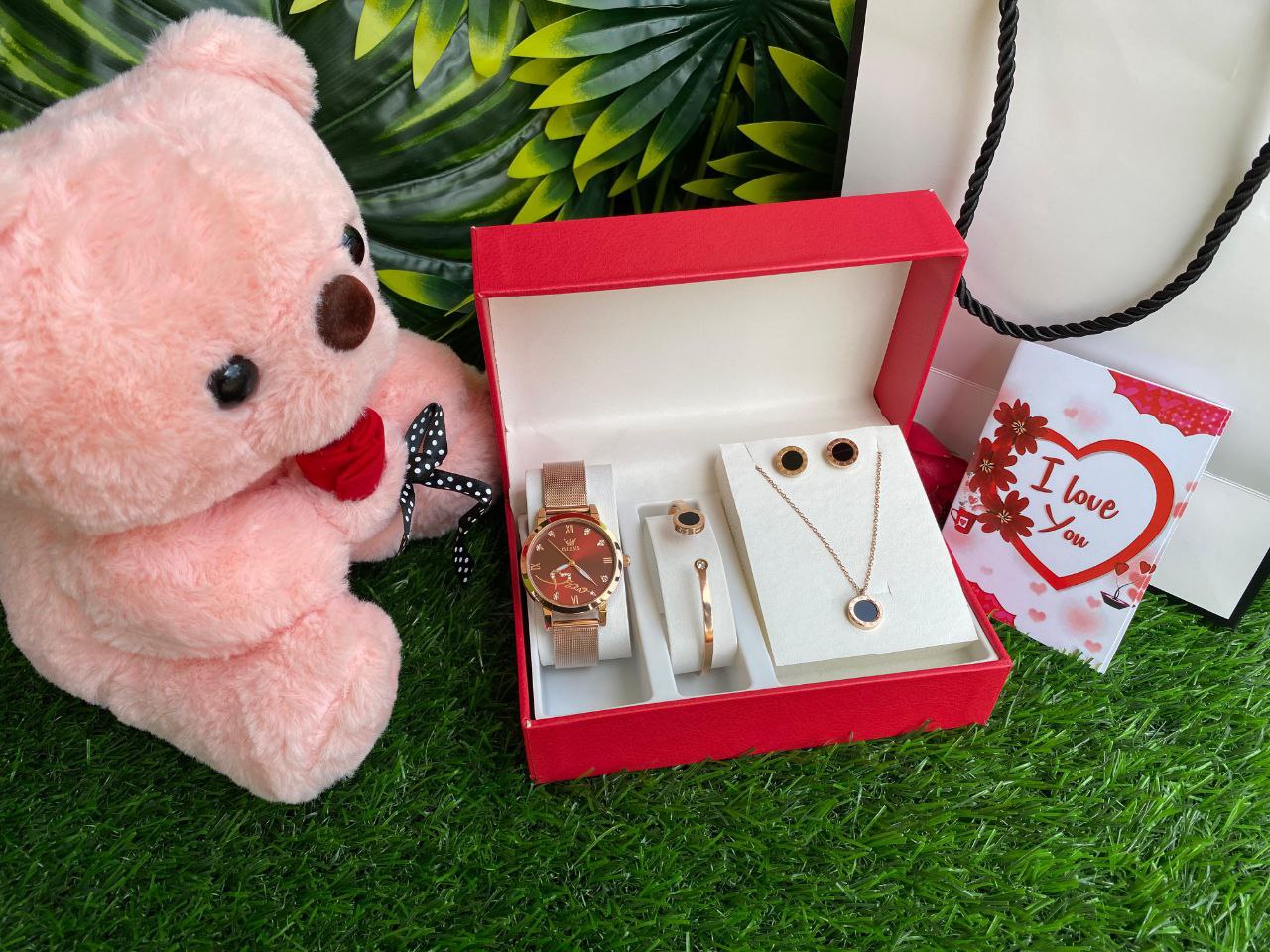 THE LUXE LADIES 6 IN 1 GIFT SET