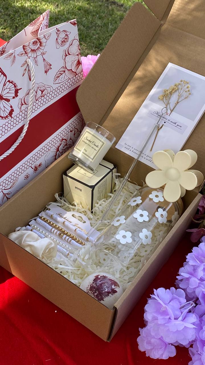THE BLOOM & RELAX LADIES GIFT BOX