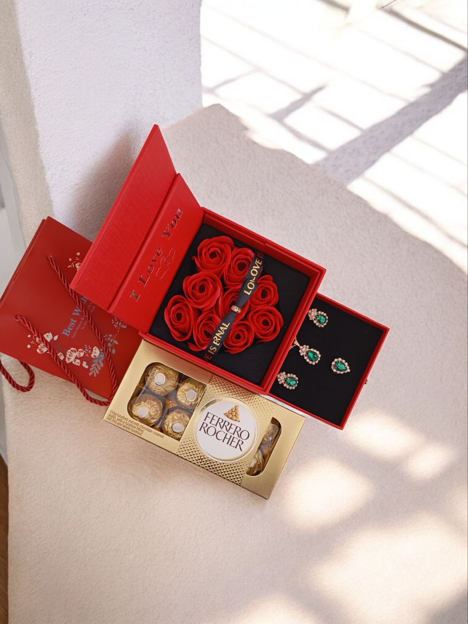 ETERNAL LOVE TREASURELADIES GIFT BOX