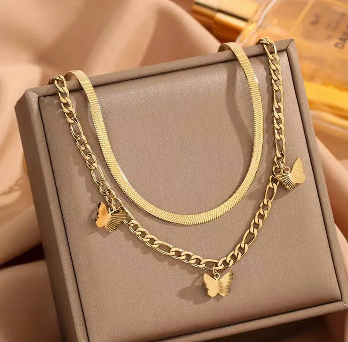 GOLD AND SILVER FASHION JEWELRY