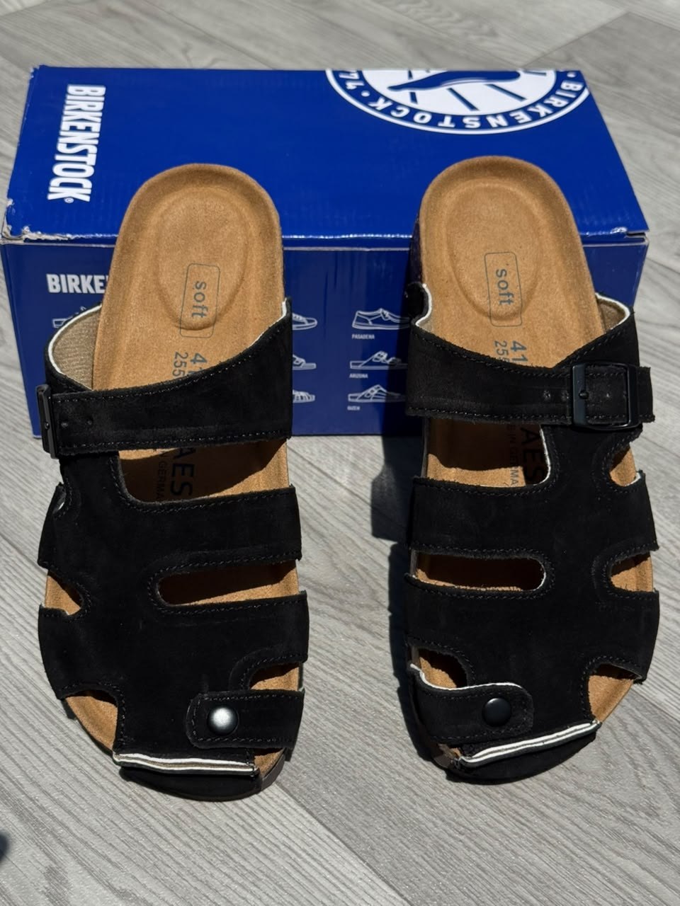 MAERKS SUEDE BUCKLE SANDALS