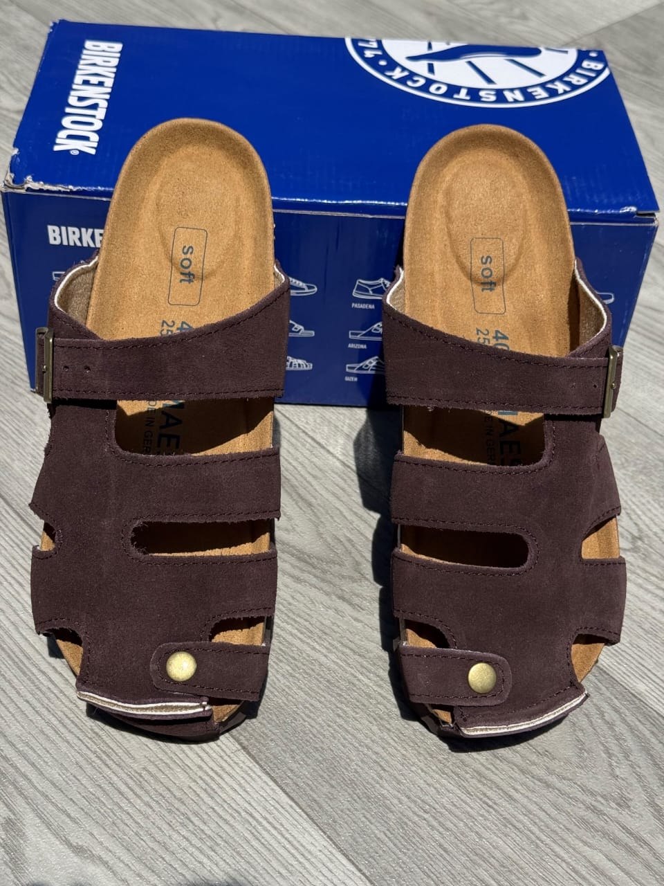 MAERKS SUEDE BUCKLE SANDALS