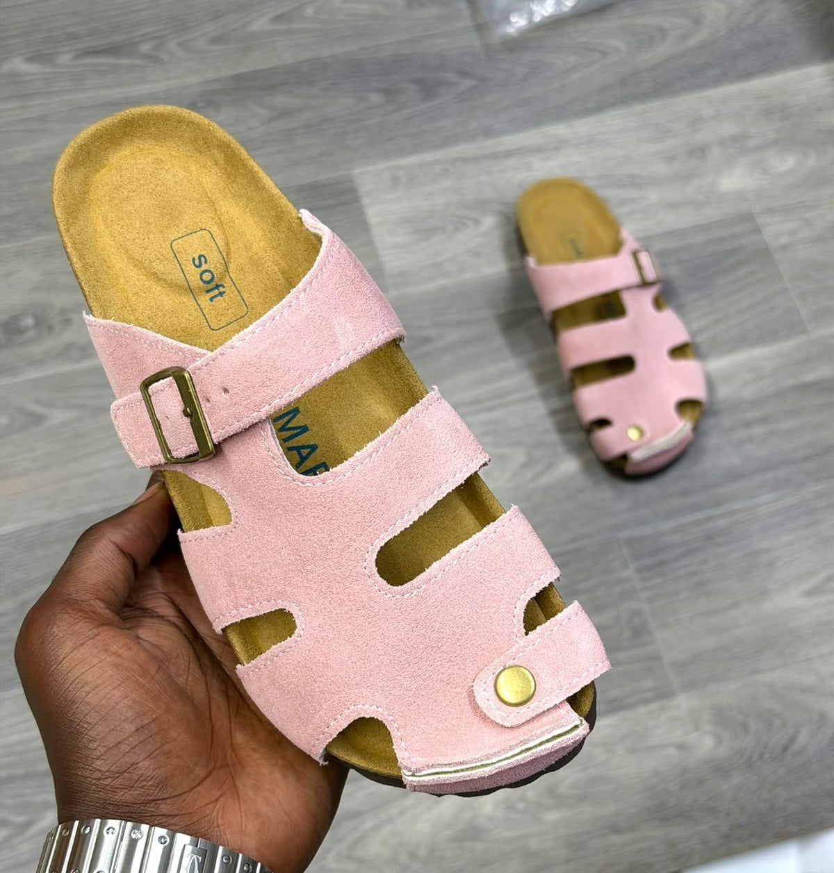 MAERKS SUEDE BUCKLE SANDALS