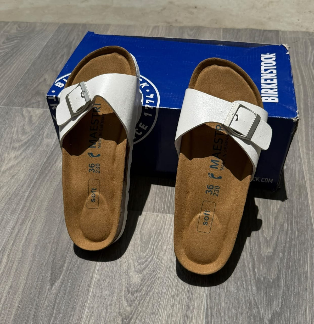 SINGLE BUCKLE SANDALS