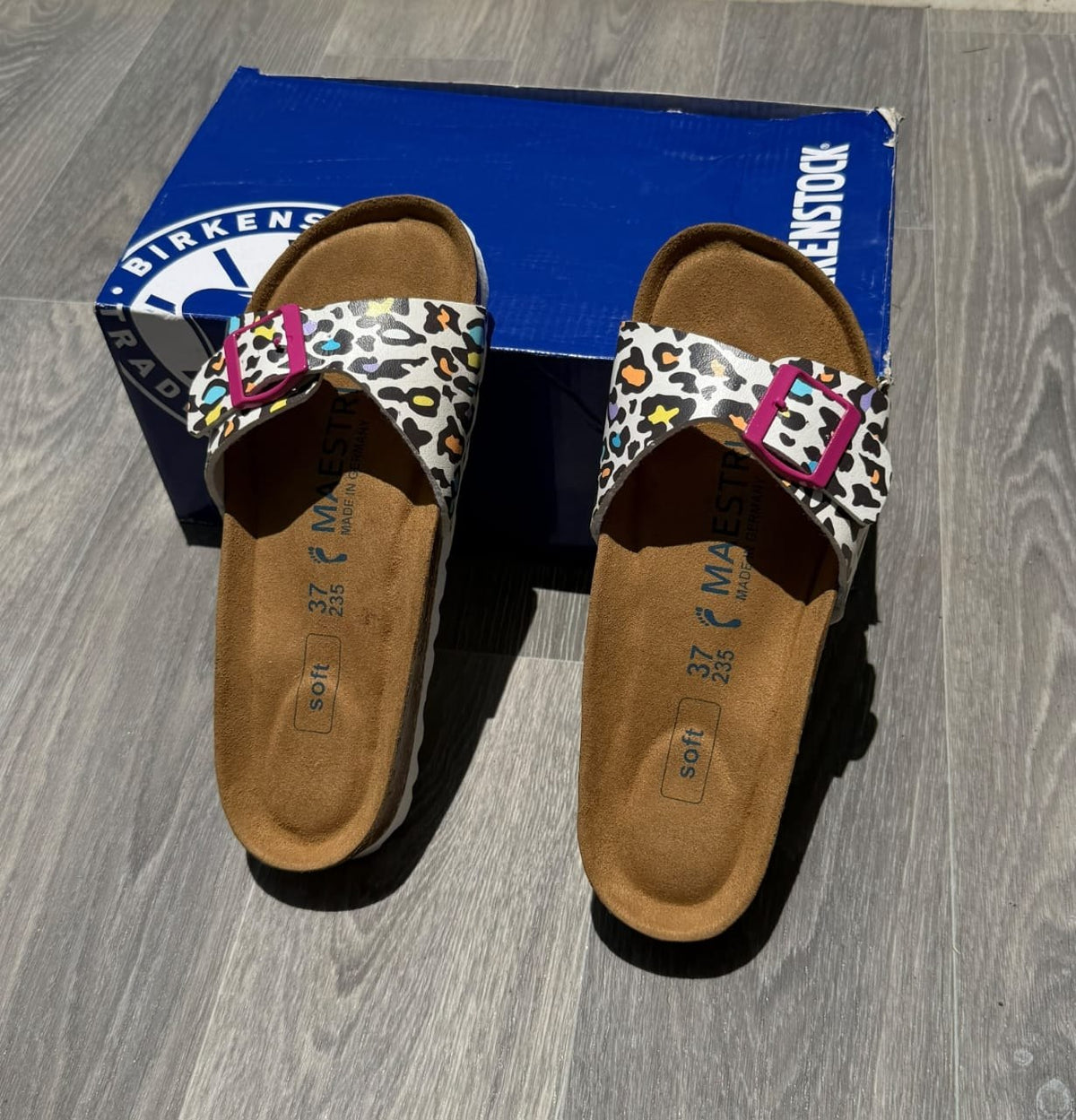 SINGLE BUCKLE SANDALS